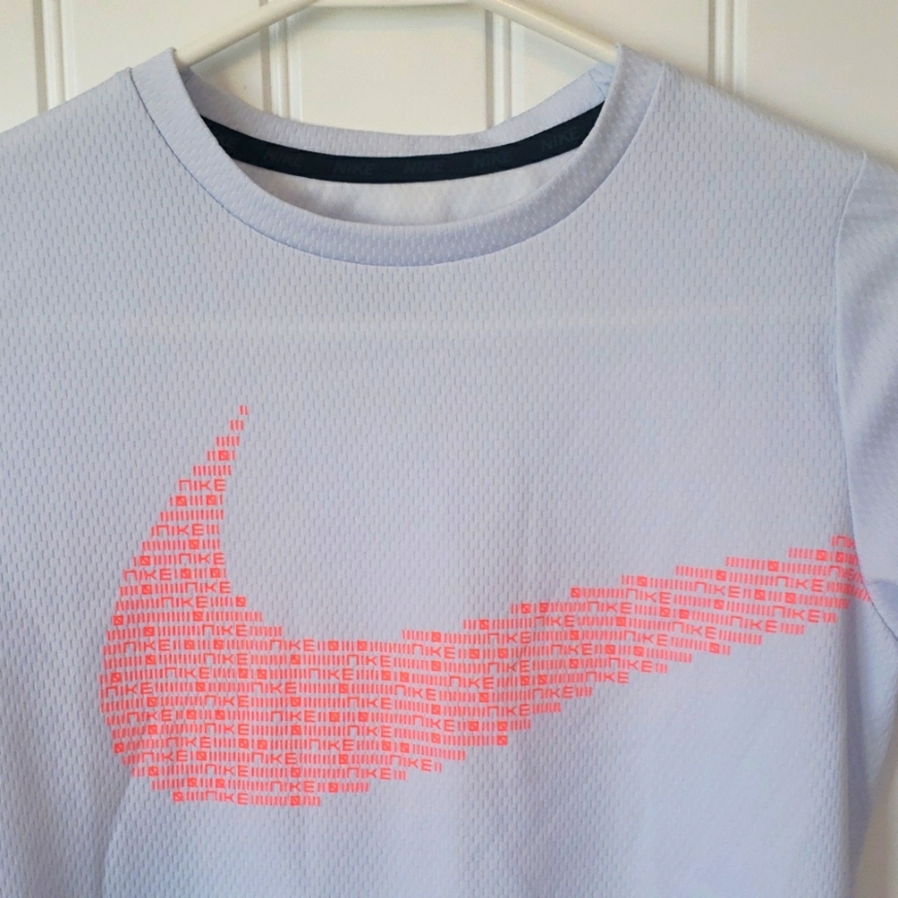 Athletic tee - Picture 2 of 4